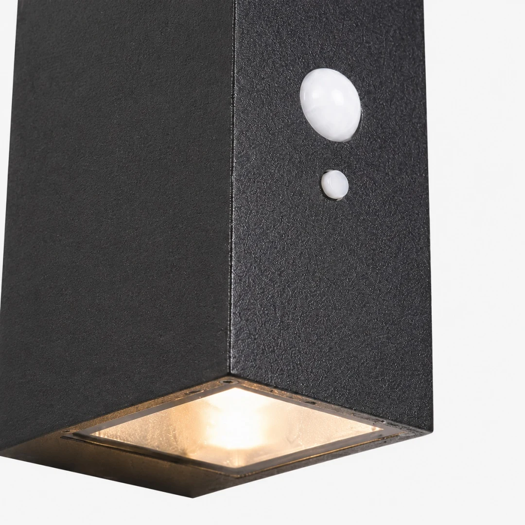 Vertical style with sensor and lower glass shade
